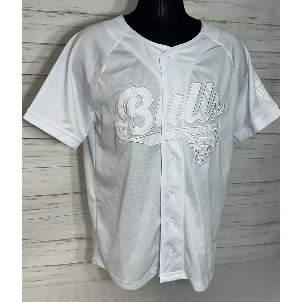 Ultra GAME Chicago Bulls NBA LARGE Button Baseball Jersey Shirt WHITE ON WHITE